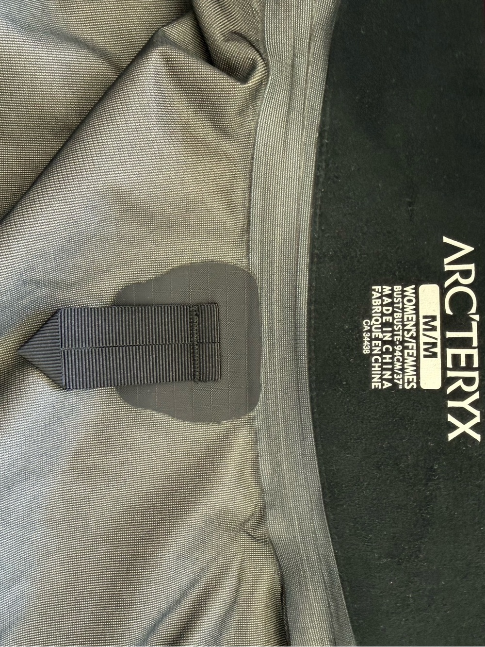 Arc'teryx Women's Magenta Waterproof Beta LT Jacket - Picture 6 of 8